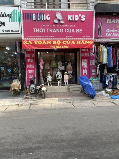 Do nhu cầu chuyển cửa hàng về gần nhà nên mình cần sang nhượng cửa hàng quần áo trẻ em.