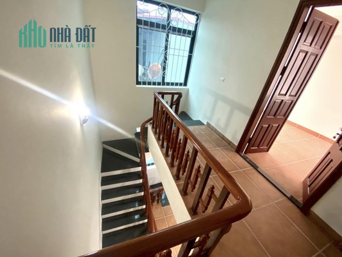 BÁN NHÀ NGỌC THỤY MỚI TINH THIẾT KẾ LONG LANH HƠN CẢ KHÁCH SẠN- NHÀ RỘNG- SỔ VUÔNG BAO DIÊM- MẤY