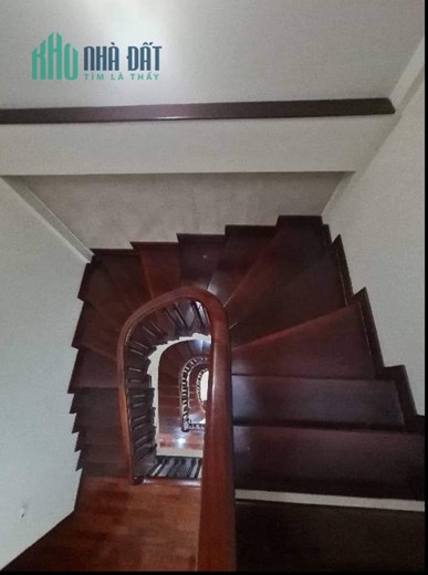 Giáp Bát, Hoàng Mai, nhà mới ở ngay, sát phố, lô góc, 48m2, 5T giá chỉ 5 tỉ
