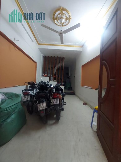 Nhà Minh khai, 5 tầng đẹp ở ngay, ngõ nông thoáng, DT 46m2, giá 3.7 tỷ.