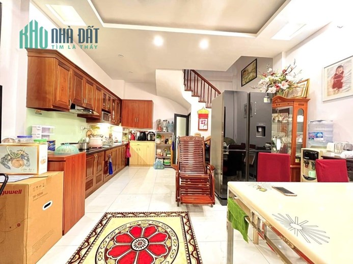 Bán nhà Lê Thanh Nghị, Hai Bà Trưng, ngõ to rộng nông, cách 1 nhà ra phố, nhà đẹp ở ngay, hiếm bán,