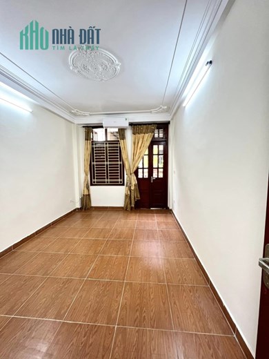 Bán nhà Hoàng Mai, ngõ thông rộng thênh thang, Kinh doanh được, DT36m2, 4.3 tỷ.