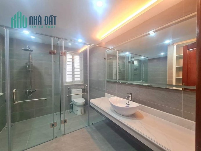 BÁN NHÀ 7 TẦNG BỒ ĐỀ THIẾT KẾ THÔNG SÀN THANG MÁY GARA Ô TÔ NGÕ THÔNG KINH DOANH - VĂN PHÒNG