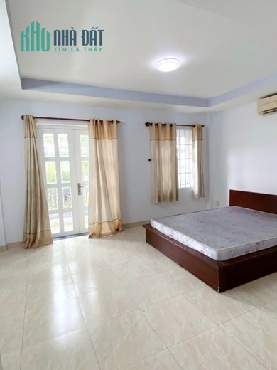 SIÊU HIẾM, SIÊU RẺ, NHÀ MẶT TIỀN KINH DOANH, LỘ 20m, VỈA HÈ 6m, 148m2, NHỈNH 11 TỶ, NHÀ BÈ, QUẬN 7