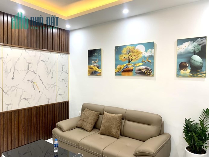 Bán Căn Hộ Tập Thể phố Tôn Thất Tùng, DTSD 60m, Nhỉnh 2 tỷ.