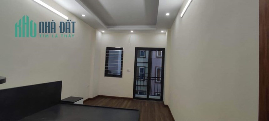 Bán nhà Minh Khai, gần ô tô, ngõ rộng thông ba gác đỗ cửa, DT38m2, giá 3.6 tỷ.