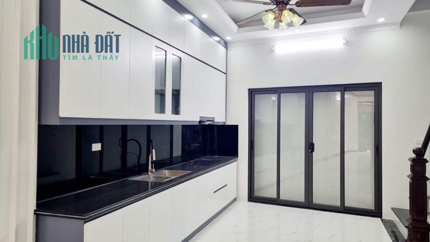 BÁN NHÀ 5 TẦNG CÓ THANG MÁY - NGỌC LÂM - LONG BIÊN FULL NỘI THẤT CAO CẤP - 11.4 TỶ