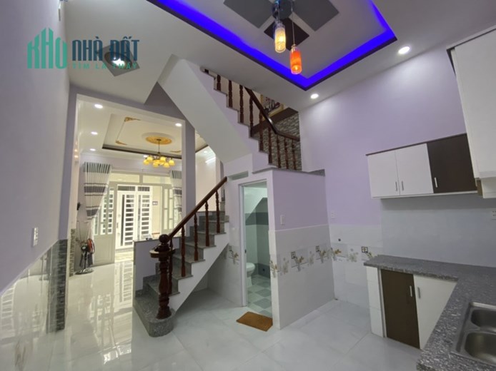 Bán gấp 32m2 nhà 1 trệt 1 lầu Mỹ Hạnh Bắc, Long An, giá công khai 650tr