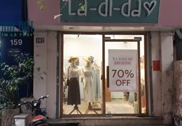 Nhà mặt phố thời trang Đông Các – quận Đống Đa cho thuê cửa hàng 14m2. Mặt tiền 3.7m, thích hợp