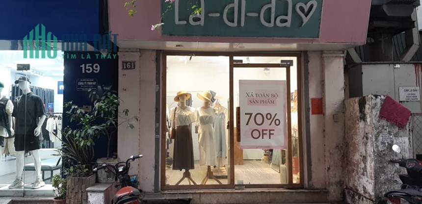 Nhà mặt phố thời trang Đông Các – quận Đống Đa cho thuê cửa hàng 14m2. Mặt tiền 3.7m, thích hợp