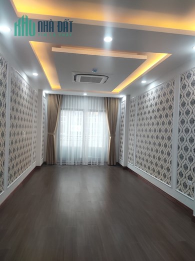 Bán nhà ngõ 381 Nguyễn Khang, Thành Thái dt 40 m2 x 6 t thang máy ô tô qua cửa 7,8 tỷ