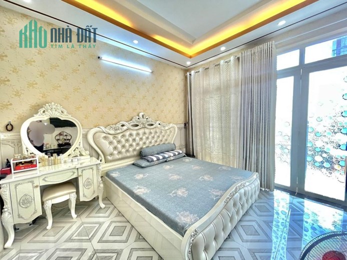 Bán gấp nhà Ni Sư Huỳnh Liên, Tân Bình