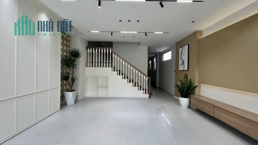 Cần bán gấp Nhà đẹp mới xây đường Nguyễn Đình Chiểu, Đà Lạt