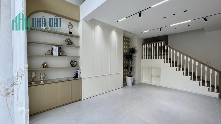 Cần bán gấp Nhà đẹp mới xây đường Nguyễn Đình Chiểu, Đà Lạt
