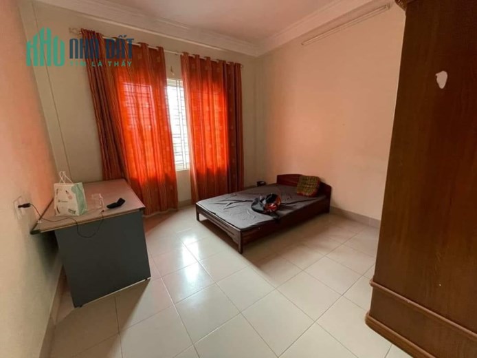 Giảm 500 triệu, Bán gấp căn nhà phân lô gần Làng Việt Kiều Châu Âu 50m² nhà 4 tầng vỉa hè oto 8 tỷ 6