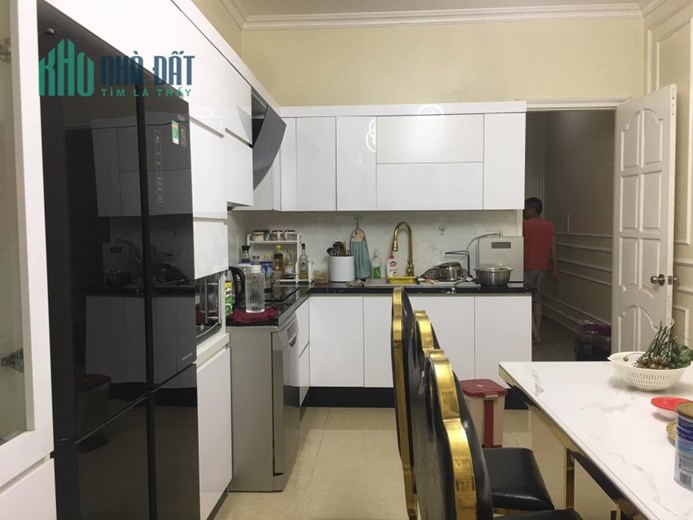BÁN NHÀ TRẦN QUANG DIỆU 5,62 TỶ-NHÀ ĐẸP Ở LUÔN - GẦN PHỐ - GẦN Ô TÔ - NỘI THẤT ĐẸP - TIỆN ÍCH XUNG