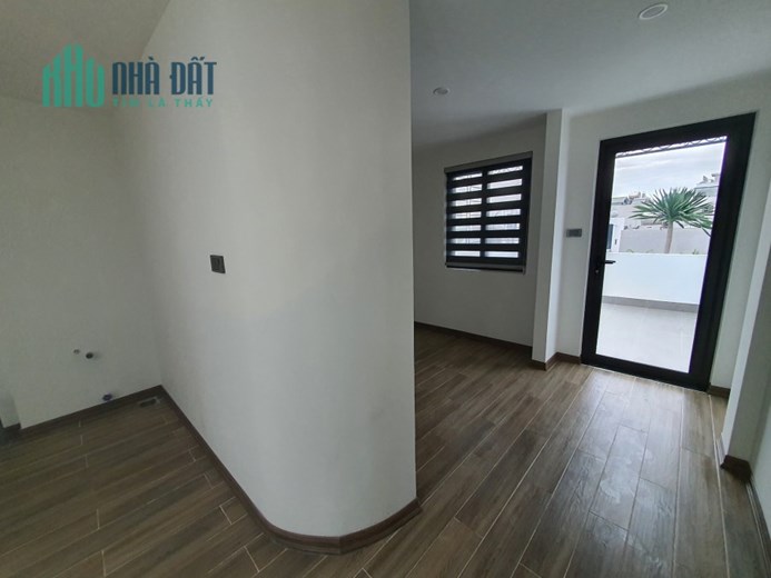 Bán căn nhà 45m2 phố Nghi Tàm, Tây Hồ Gara 2 Ô tô 8 tầng Thang máy XỊN 8.3 Tỷ