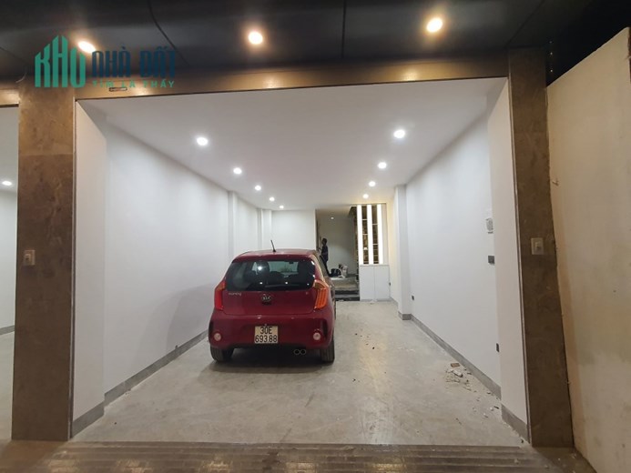 Bán căn nhà 48m2 phố Nghi Tàm, Tây Hồ Gara 2 Ô tô 7 chỗ 8 phòng Thang máy XỊN 8.1 Tỷ