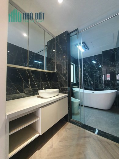 Bán căn nhà 48m2 phố Nghi Tàm, Tây Hồ Gara 2 Ô tô 7 chỗ 8 phòng Thang máy XỊN 8.1 Tỷ