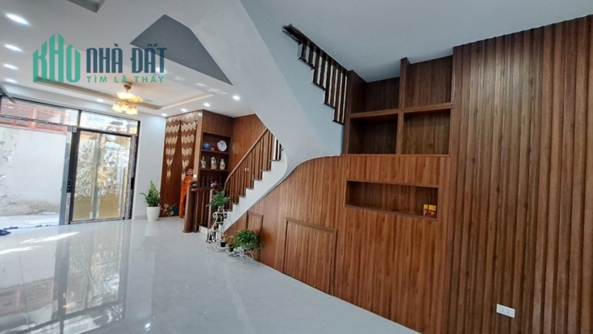 Bán căn nhà 47m2 phố Nghi Tàm, Tây Hồ Gara 2 Ô tô 8 phòng ngủ Thang máy 8.2 Tỷ