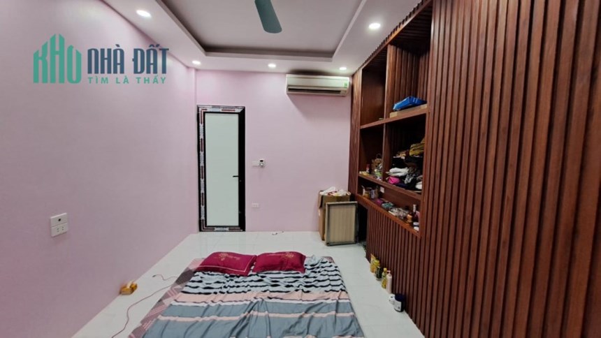 Bán căn nhà 49m2 phố Nghi Tàm, Tây Hồ Gara Ô tô XỊN 8 phòng Thang máy Nhập khẩu 8.3 Tỷ