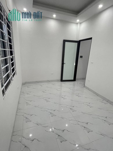 Nhà 3 tầng 44m2 mt4.5m ngay hồ điều hòa Vĩnh Ninh ngõ thông 2.85 tỷ.
