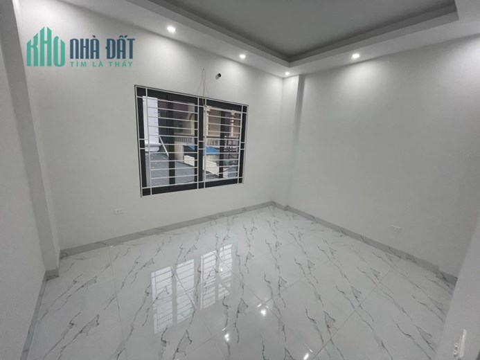 Nhà 3 tầng 44m2 mt4.5m ngay hồ điều hòa Vĩnh Ninh ngõ thông 2.85 tỷ.