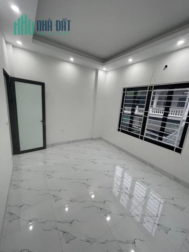 Nhà 3 tầng 44m2 mt4.5m ngay hồ điều hòa Vĩnh Ninh ngõ thông 2.85 tỷ.