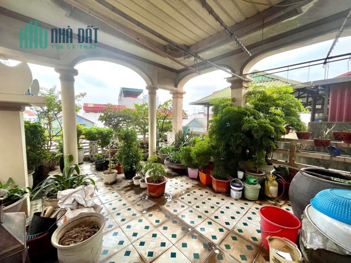 NHÀ ĐẸP GIÁ ĐẦU TƯ HOÀNG QUỐC VIỆT - VÕ CHÍ CÔNG - 80M - NHỈNH 7 TỶ - DÂN XÂY - GẦN PHỐ