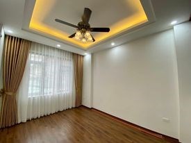 Nhà siêu đẹp ngõ thông 2 ô tô tránh ở ngay 48m mt 4m giá hơn 8 tỷ Lâm Hạ, Long Biên