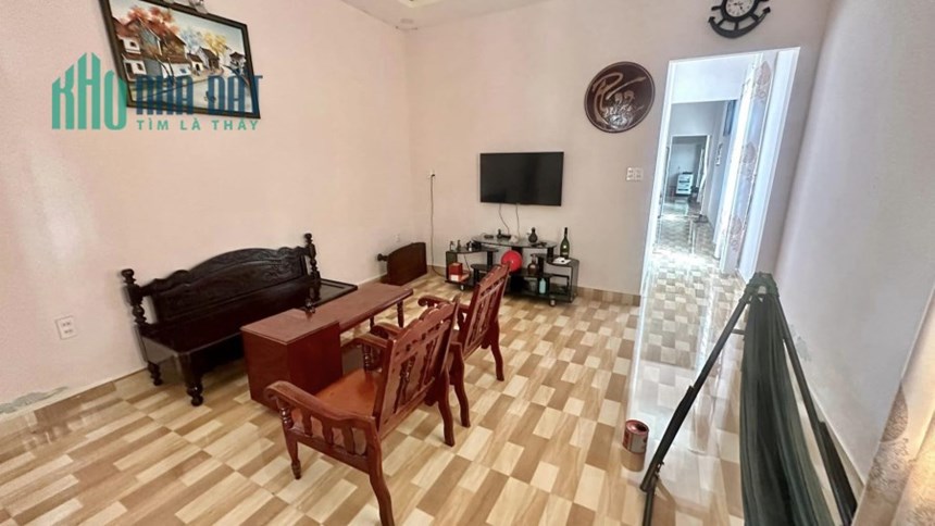 Bán nhà hẻm Oto đường 23/10 sau lưng cafe Hoàng Tuấn, xã Vĩnh Hiệp, Nha Trang
