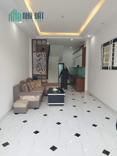 CỰC HIẾM!!!BÁN NHÀ NGUYỄN TRÃI THANH XUÂN,GẦN NGAY ROYAL NHỈNH 3 TỶ 5 TẦNG 32 M2
