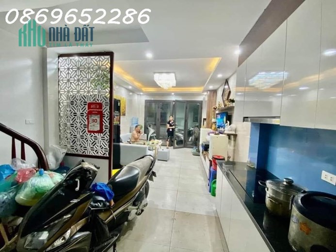 Chính chủ bán nhà đẹp ngõ 165 Dương Quảng Hàm.DT 33m2 xây 5 tầng giá 3.75 tỷ.