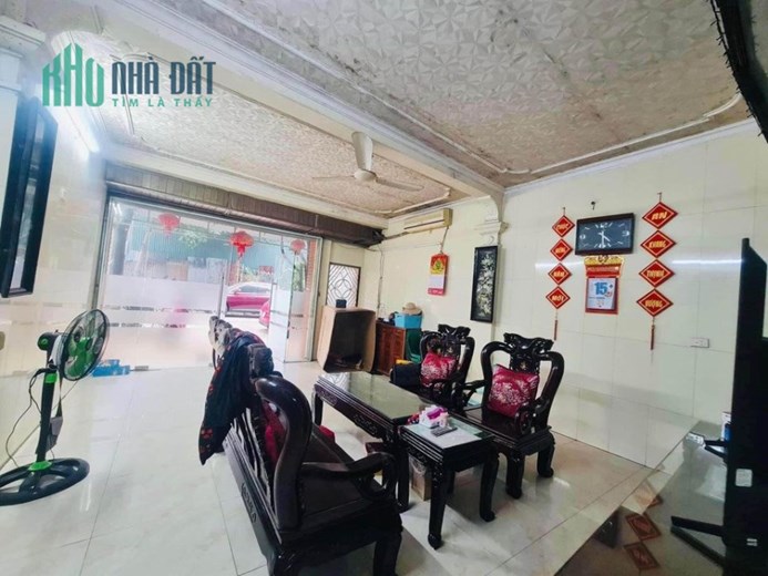 Ô TÔ - KINH DOANH  - lÔ GÓC - VÀO Ở LUÔN ĐẠI LA - HAI BÀ TRƯNG.