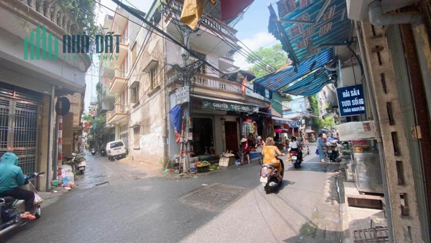 Ô TÔ - KINH DOANH  - lÔ GÓC - VÀO Ở LUÔN ĐẠI LA - HAI BÀ TRƯNG.