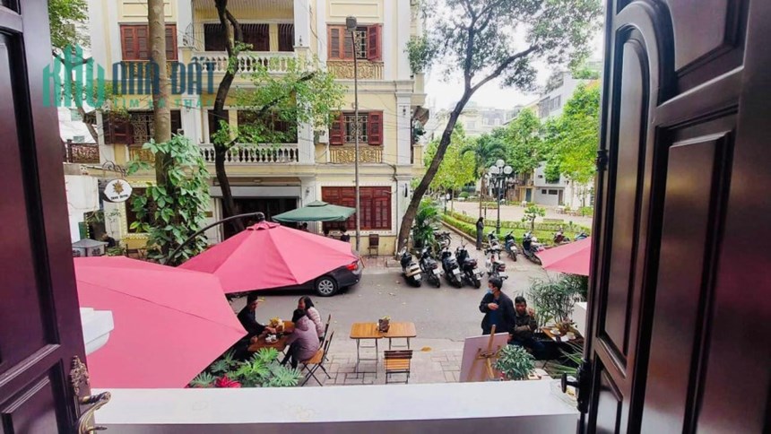 BÁN BIỆT THỰ NHÀ VƯỜN KĐT TRUNG HOÀ - NHÂN CHÍNH. DIỆN TÍCH 140m2 x 5 TẦNG, MẶT TIỀN 9m. Ô TÔ -