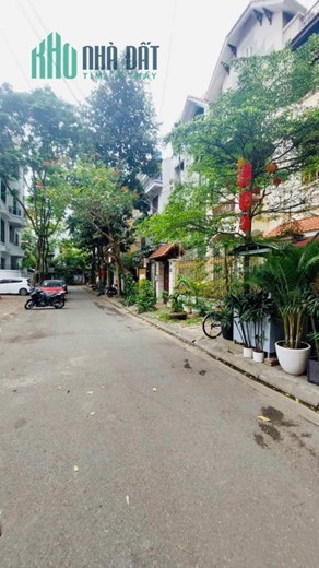 BÁN BIỆT THỰ NHÀ VƯỜN KĐT TRUNG HOÀ - NHÂN CHÍNH. DIỆN TÍCH 140m2 x 5 TẦNG, MẶT TIỀN 9m. Ô TÔ -