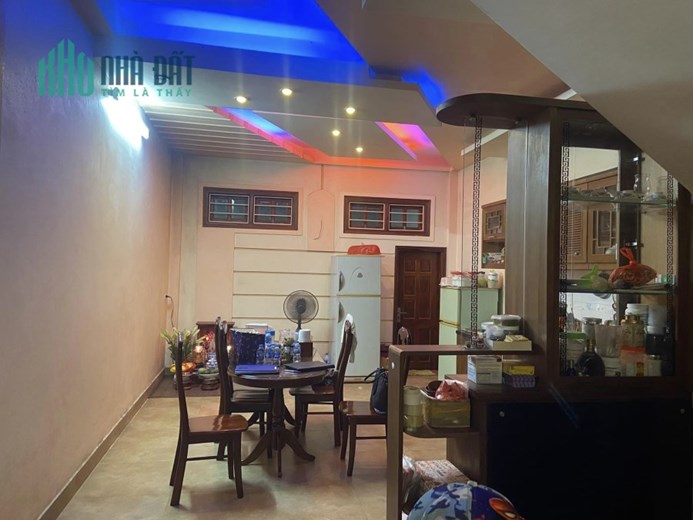 BÁN NHÀ ĐẸP VÕNG THỊ 68M2 5 TẦNG. NHÀ CÁNH  MẶT PHỐ 3 BƯỚC CHÂN Ô TÔ DỪNG ĐỖ NGÀY ĐÊM . TẦNG 5 VIEW