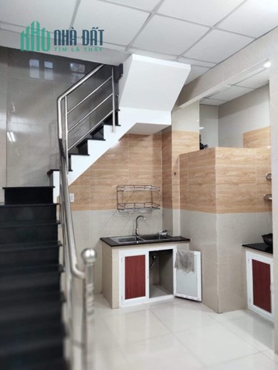 Nhà Q3, NGuyễn Thị Minh Khai, 3 tầng, 2PN, lô góc thoáng mát, nhà mới ở ngay, nhỉnh 2 tỷ