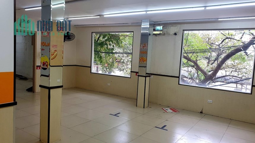 Cho thuê mặt phố Kim Đồng lô góc, vỉa hè 80m 3 tầng, mt 18m 50tr