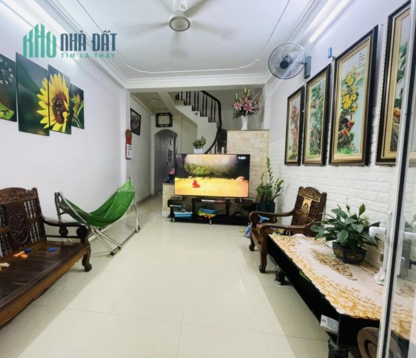 Bán ngôi nhà 65m2 phố Âu Cơ, Tây Hồ Gara 2 Ô tô tránh 7 ngủ Kinh doanh Sầm uất 9.8 Tỷ