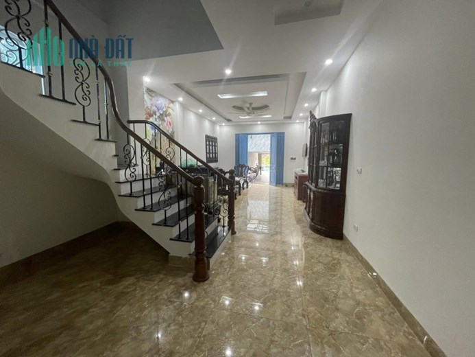 Bán ngôi nhà 68m2 phố Âu Cơ, Tây Hồ Gara Ô tô 7 chỗ 7 phòng ngủ Kinh doanh 9.7 Tỷ