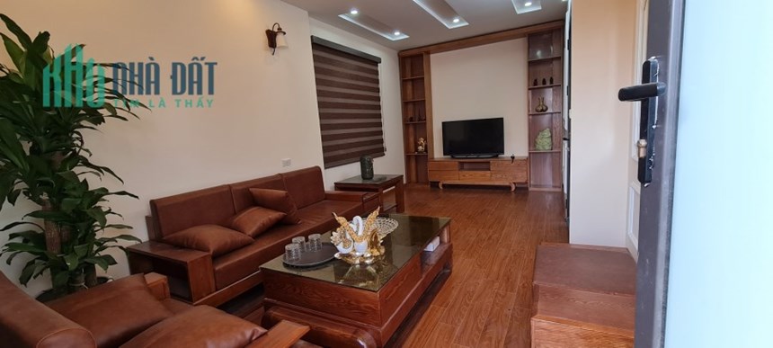 Bán căn nhà 69m2 phố Âu Cơ, Tây Hồ Gara Ô tô 7 phòng Kinh doanh tốt 9.8 Tỷ