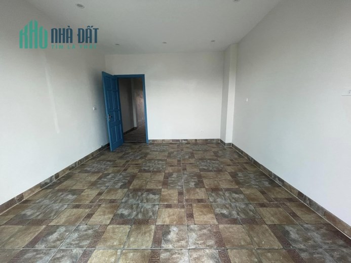 Bán căn nhà 69m2 phố Âu Cơ, Tây Hồ Gara Ô tô 7 phòng Kinh doanh tốt 9.8 Tỷ