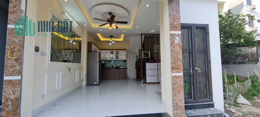 Bán căn nhà 69m2 phố Âu Cơ, Tây Hồ Gara Ô tô tránh 7 phòng ngủ Kinh doanh đa dạng 9.7 Tỷ
