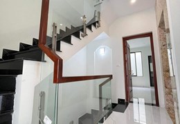 LIỀN KỀ NGỌC KHÁNH-5 TẦNG THANG MÁY-Ô TÔ ĐỖ CỬA NGÀY ĐÊM