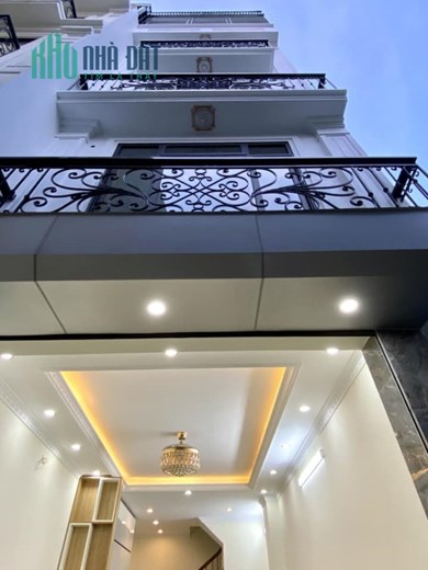 BÁN NHÀ PHỐ CỔ NGỌC LÂM 41M 5 TẦNG MẶT TIẾN6,2M  CHỈ 4 TỶ2, NHÀ ĐẸP, 10M Ô TÔ TRÁNH, GẦN HỒ.