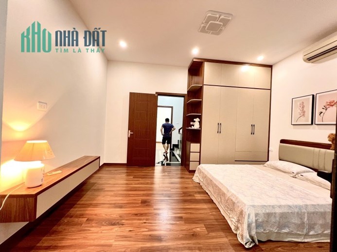 Hạ GIÁ! Bán GẤP Nhà Phố Ngô Gia Tự, Việt Hưng, ngõ ô tô, 45m2 x4T, MT 4m, giá hơn 5 tỷ