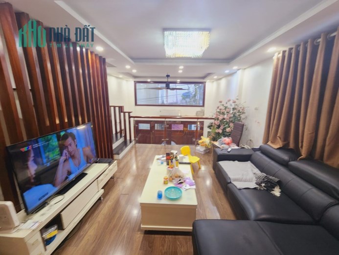 NHÀ PHỐ NGỌC LẦM, DT 48M, 5T, 6 TỶ “Ô TÔ ĐỖ CỬA, NHÀ MỚI, NỘI THẤT SANG TRỌNG”