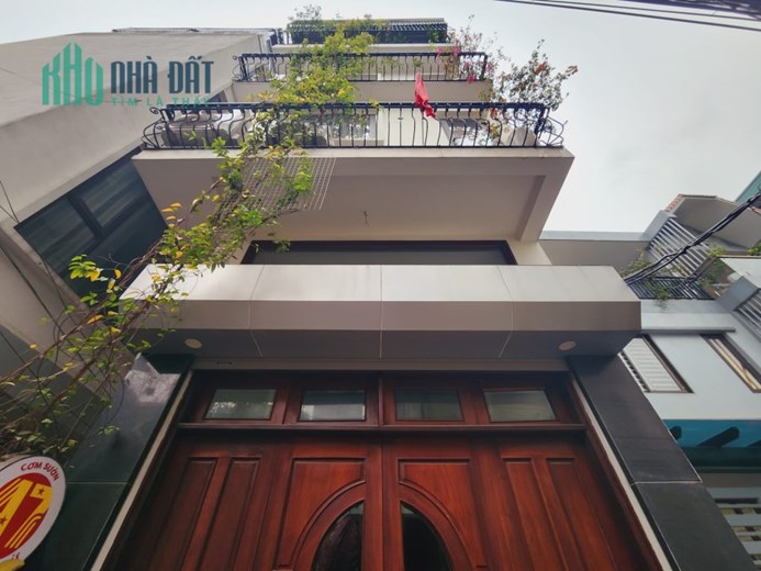 NHÀ PHỐ NGỌC LẦM, DT 48M, 5T, 6 TỶ “Ô TÔ ĐỖ CỬA, NHÀ MỚI, NỘI THẤT SANG TRỌNG”